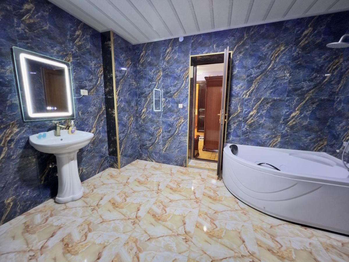 Hotel Royal Kutaisi Luaran gambar