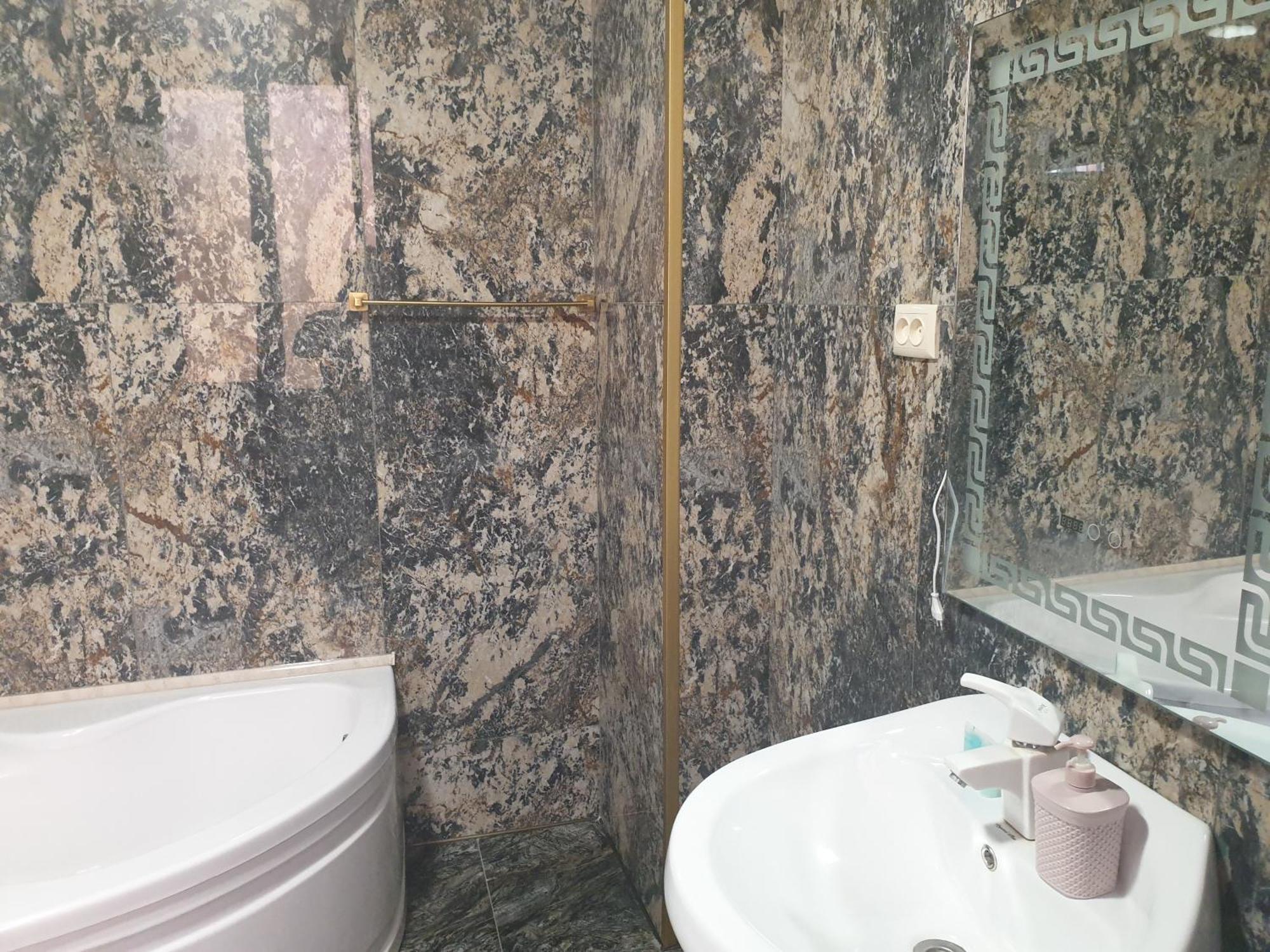 Hotel Royal Kutaisi Luaran gambar